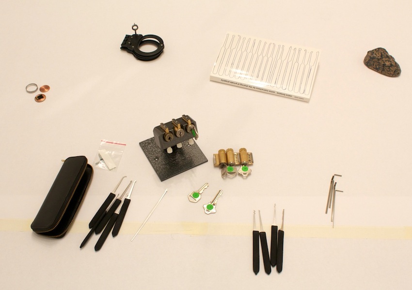 IZLOŽBA: Claire Fontaine: M-A-N-I-P-U-L-A-C-I-J-E